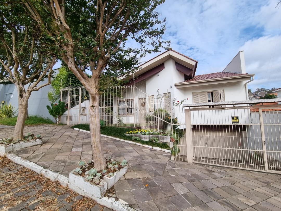 Casa, 4 quartos, 216 m² - Foto 1