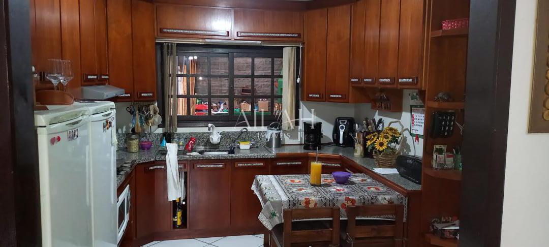 Casa, 3 quartos, 158 m² - Foto 2