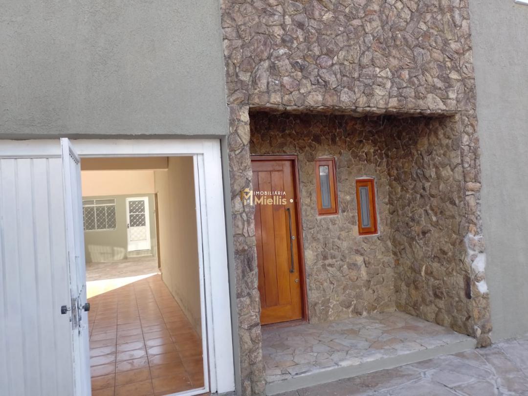 Casa, 4 quartos, 224 m² - Foto 1