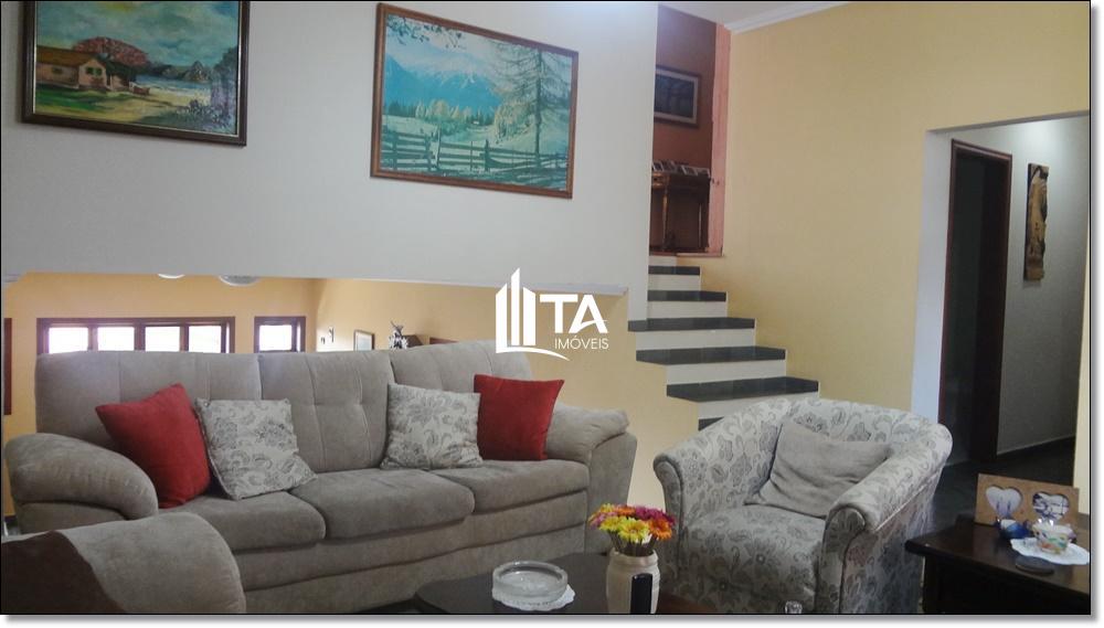 Casa, 3 quartos, 271 m² - Foto 1