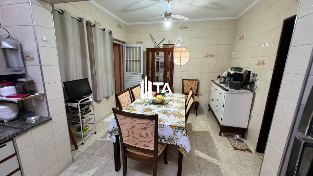 Casa, 4 quartos, 256 m² - Foto 3