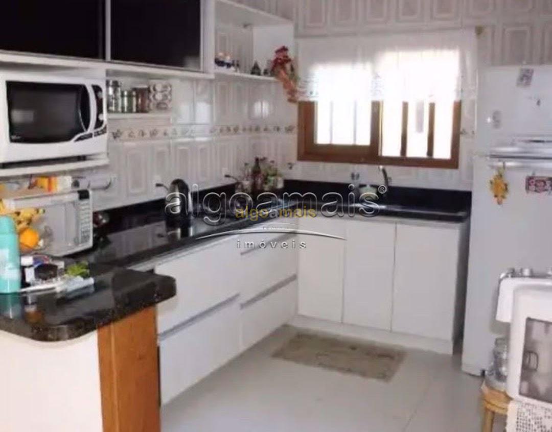 Casa, 3 quartos, 220 m² - Foto 8