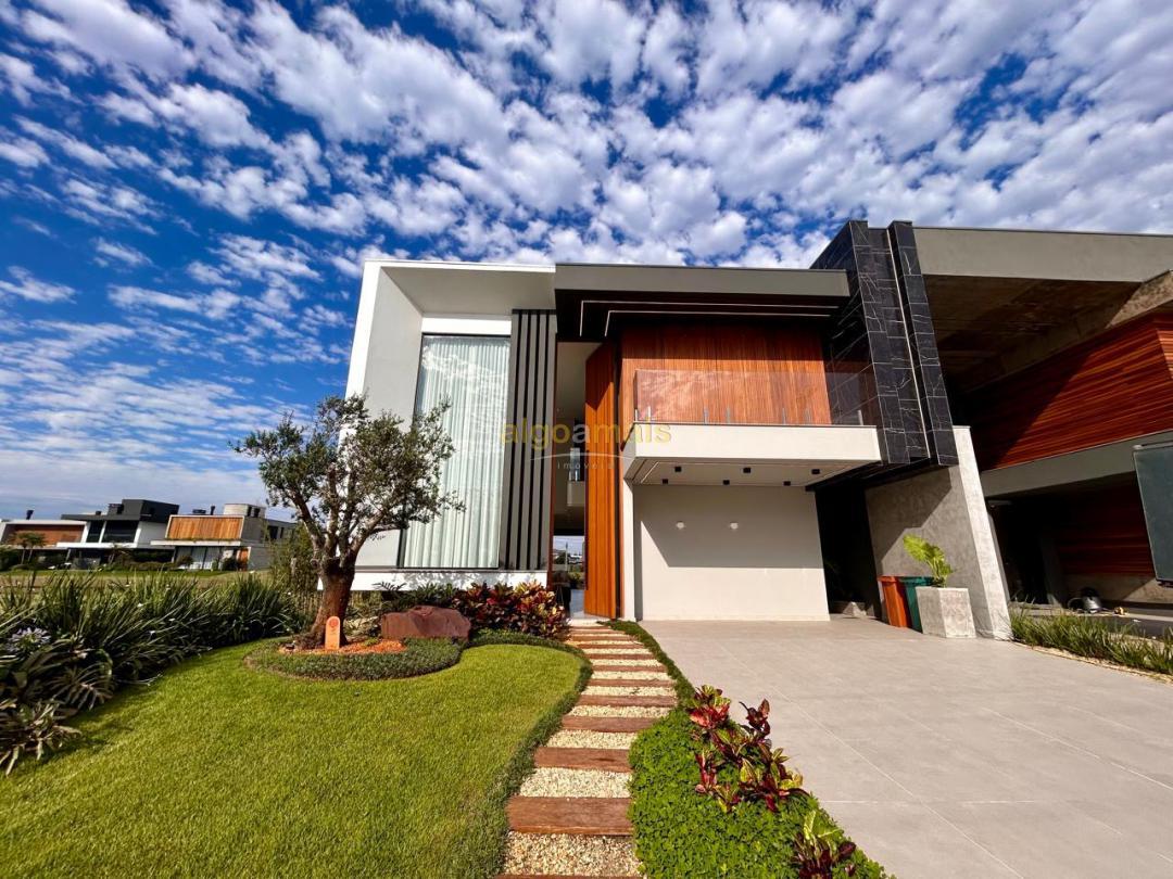 Casa, 4 quartos, 226 m² - Foto 1