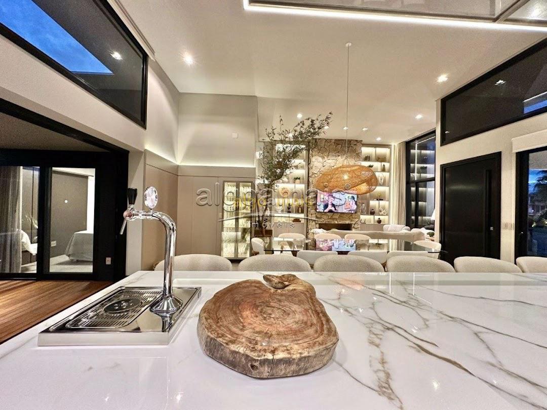 Casa, 4 quartos, 240 m² - Foto 11