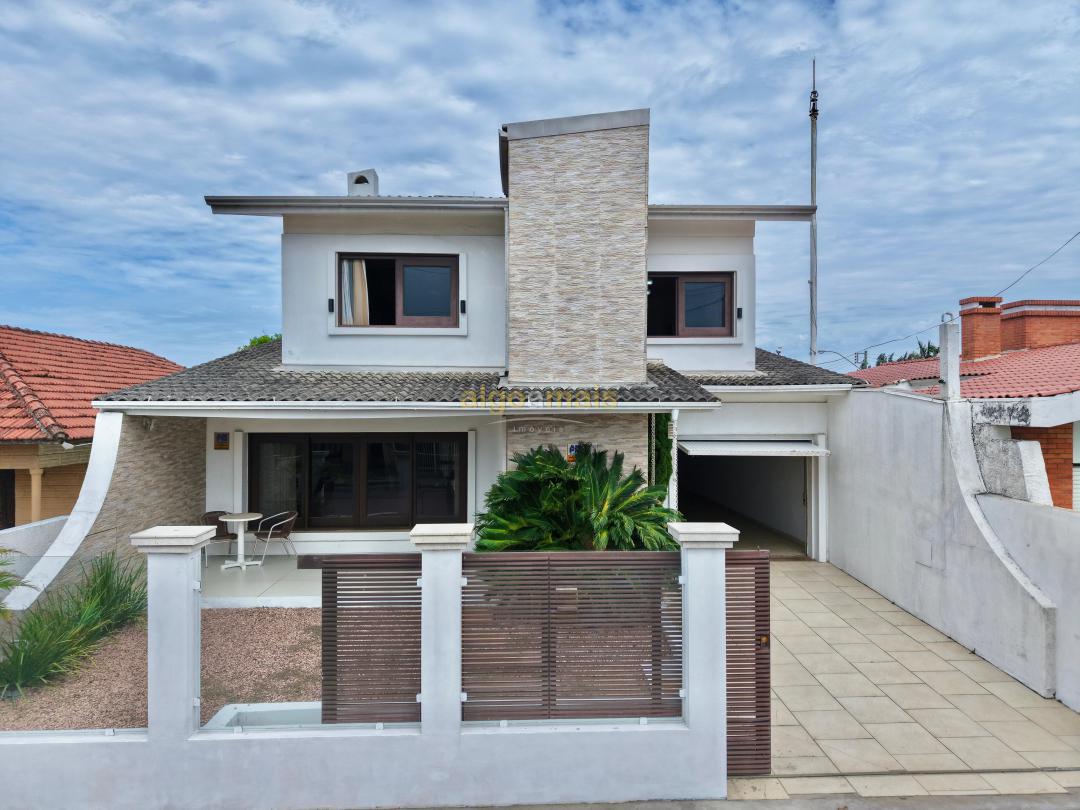 Casa, 4 quartos, 236 m² - Foto 1