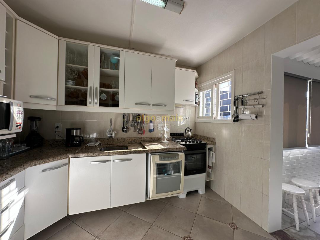 Casa, 5 quartos, 158 m² - Foto 2