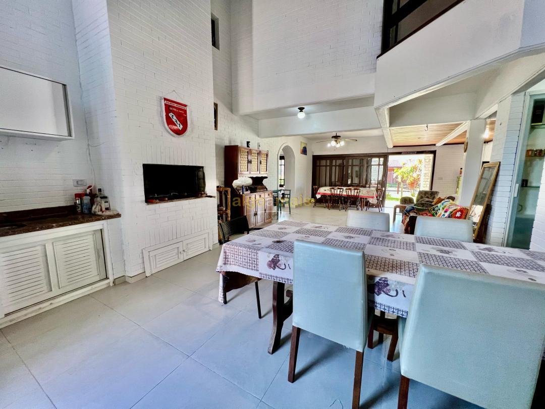 Casa, 5 quartos, 250 m² - Foto 9