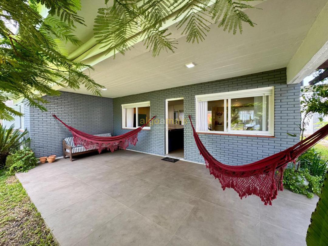 Casa, 3 quartos, 202 m² - Foto 1