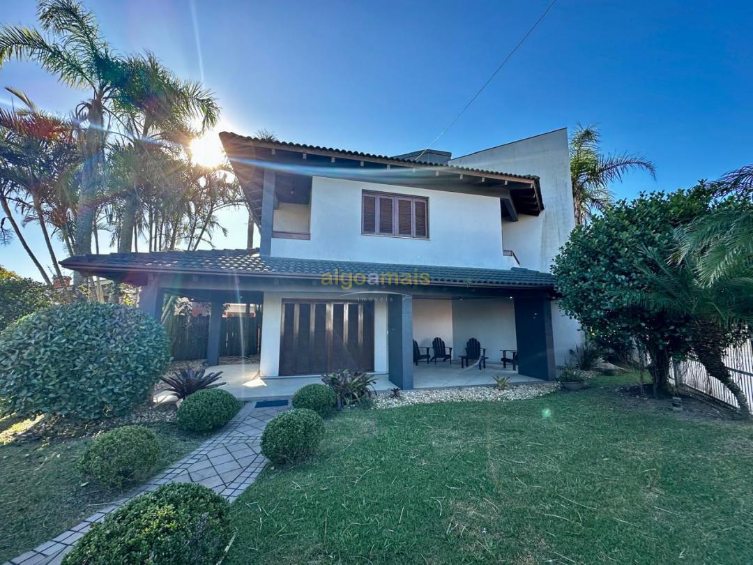 Casa, 4 quartos, 291 m² - Foto 1