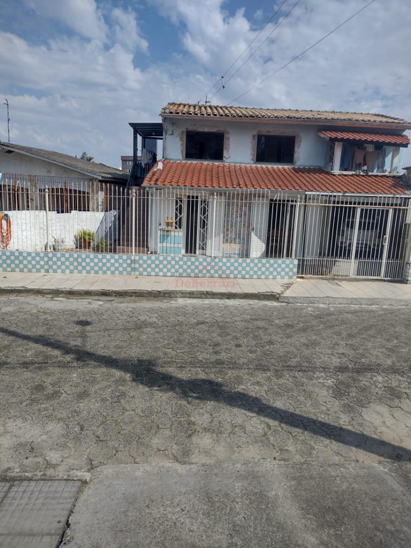 Casa, 6 quartos, 20 m² - Foto 1