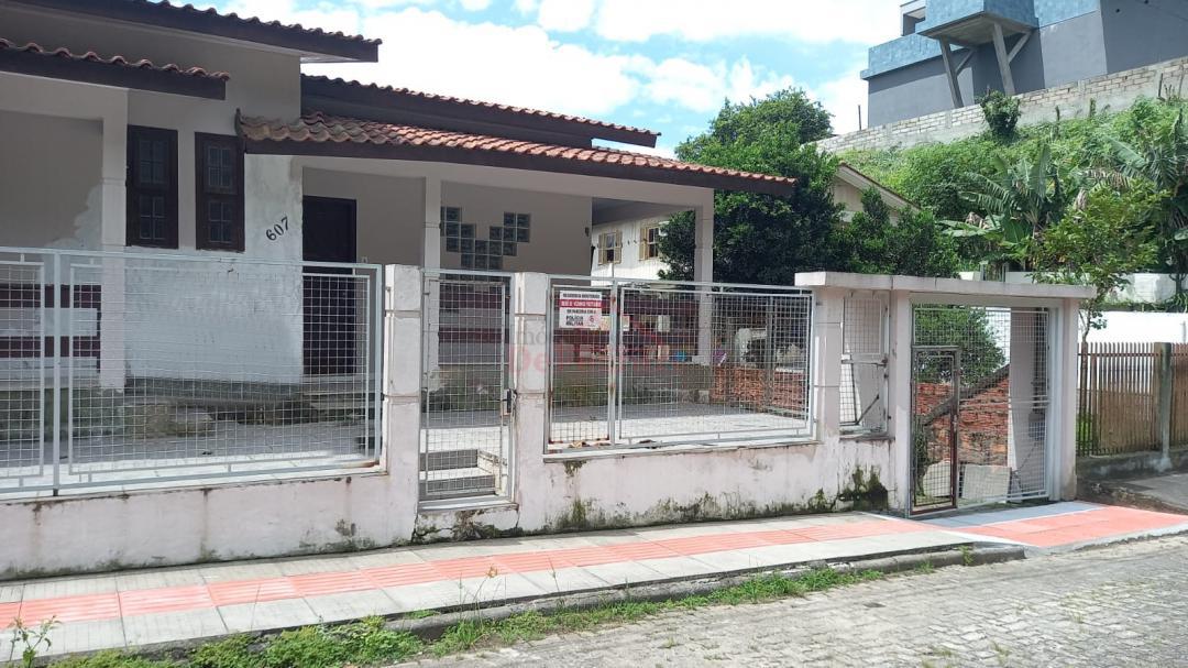 Casa, 8 quartos, 271 m² - Foto 2