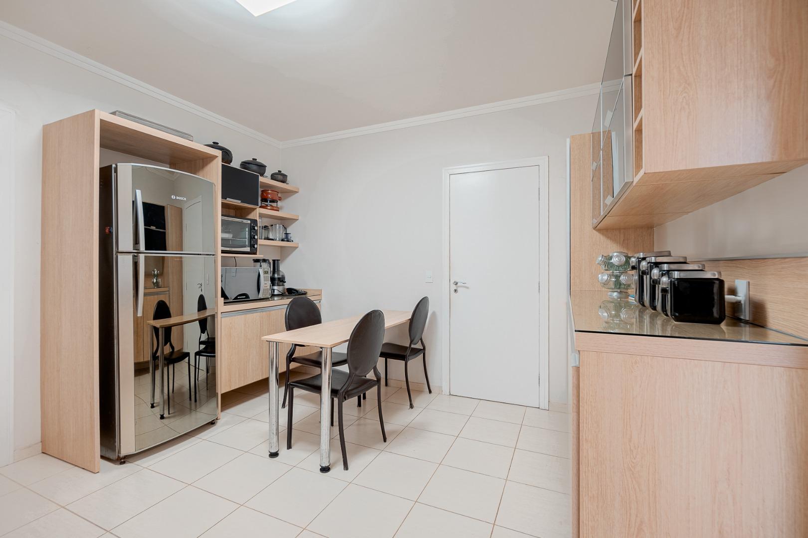 Casa à venda no América, Joinville · 4 quartos. Foto 10