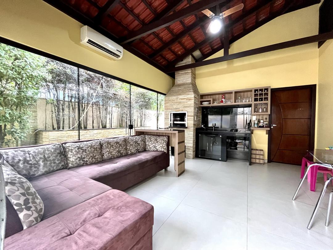 Casa à venda no Bom Retiro, Joinville · 3 quartos. Foto 3