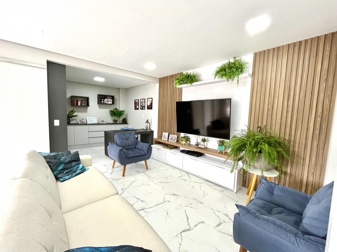Casa à venda no Saguaçu, Joinville, com 4 quartos e 200 m²