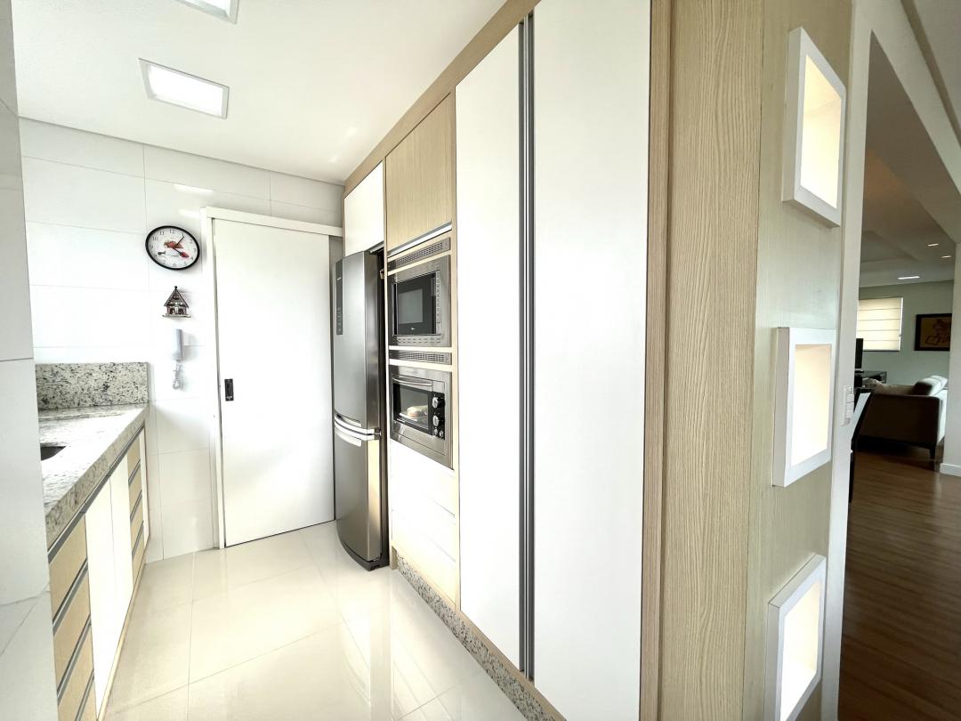 Cobertura à venda no América, Joinville · 3 quartos. Foto 13