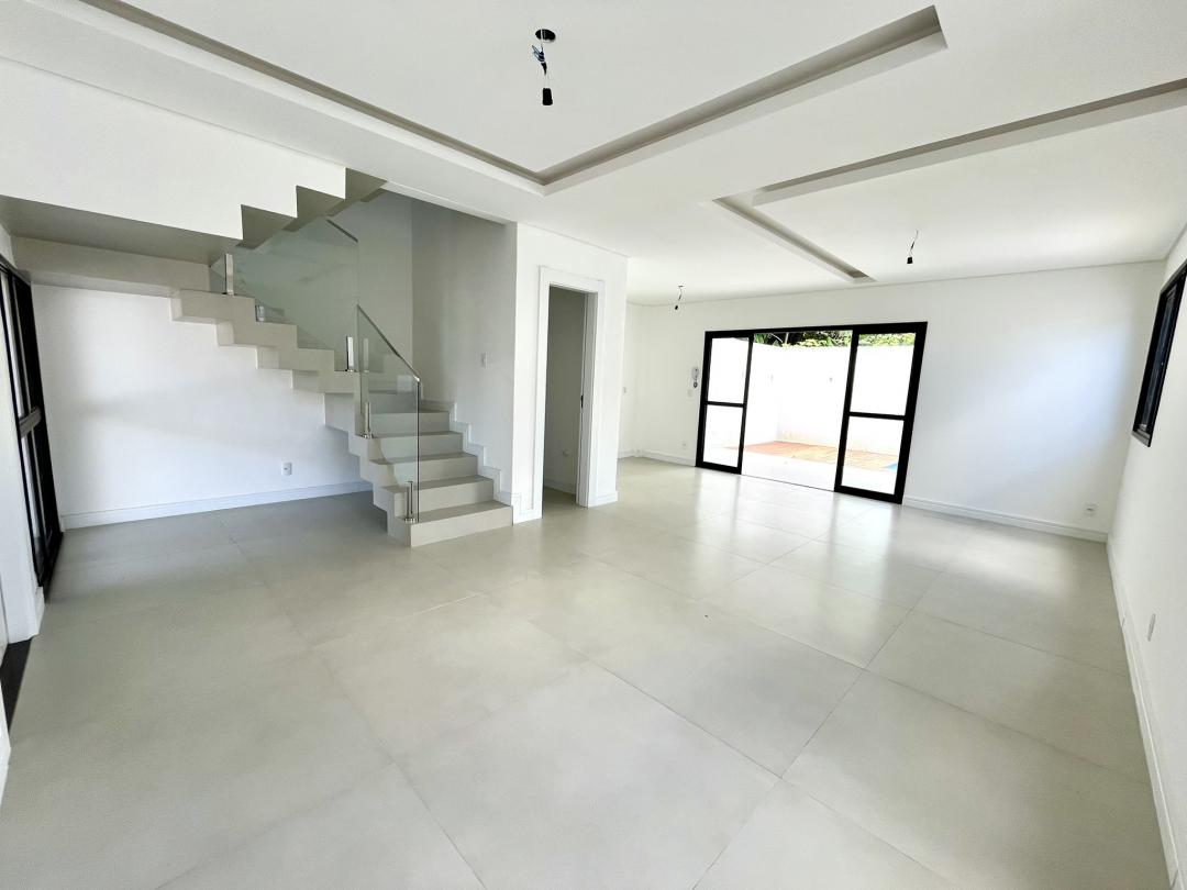 Casa à venda no Glória, Joinville · 3 quartos. Foto 2
