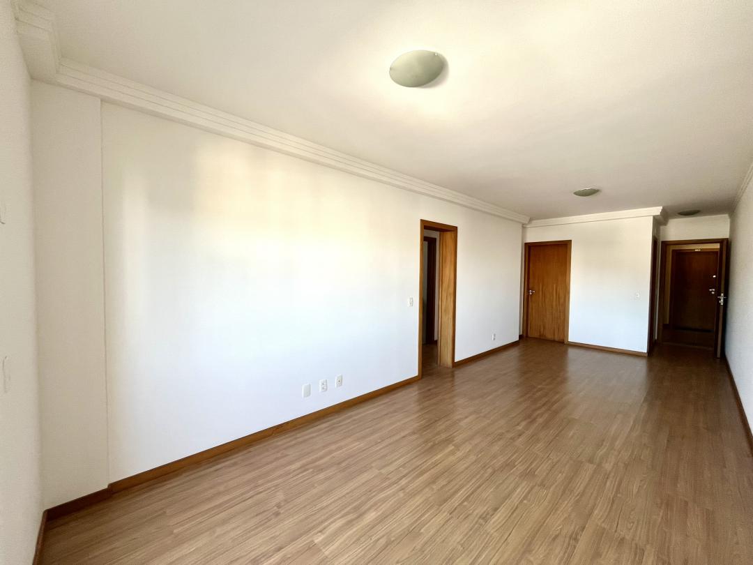 Apartamento à venda no América, Joinville · 3 quartos. Foto 2
