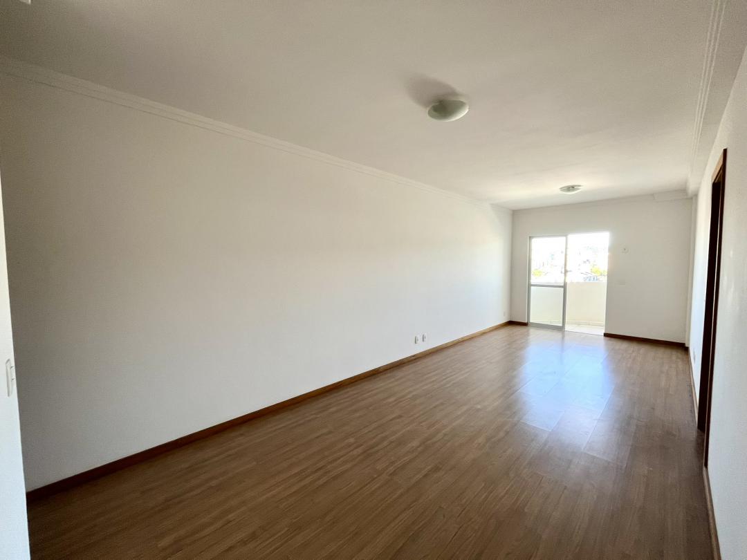 Apartamento à venda no América, Joinville · 3 quartos. Foto 4