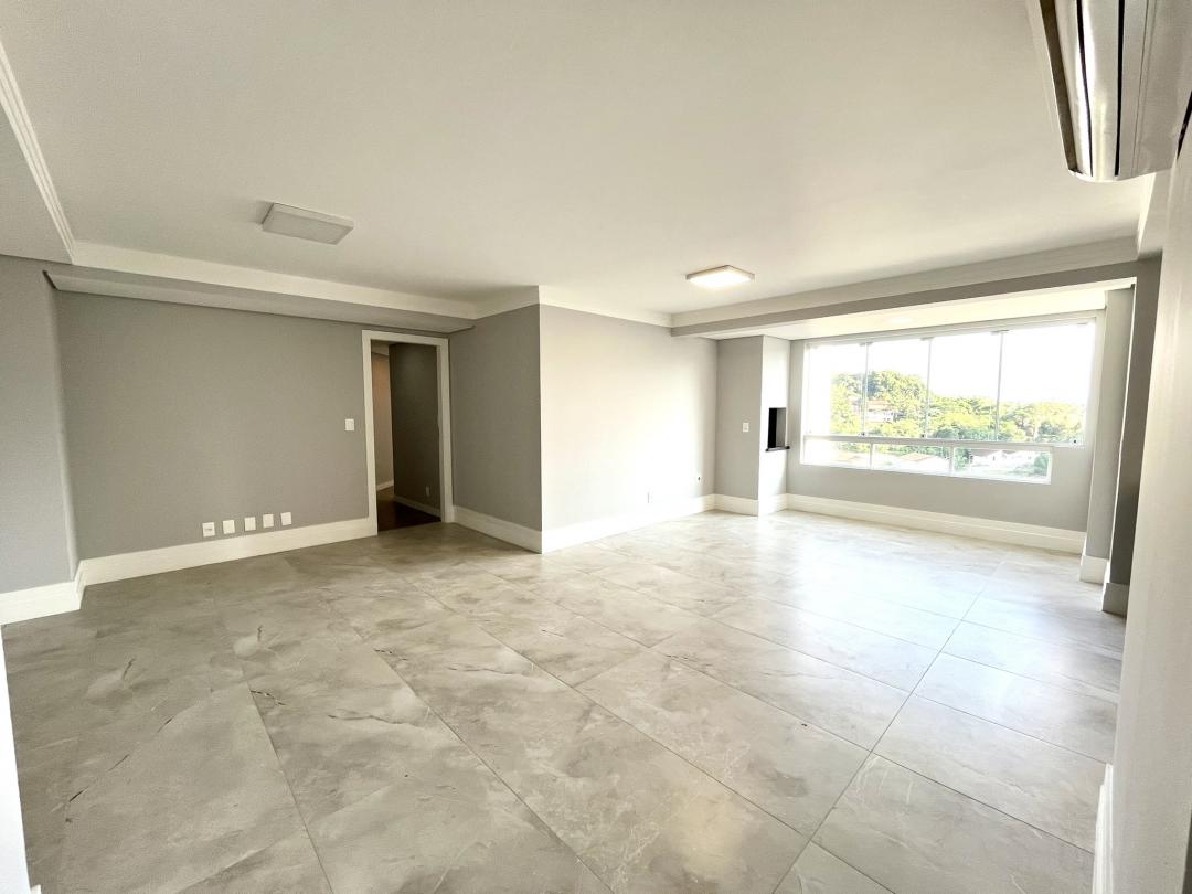 Apartamento à venda no Atiradores, Joinville · 3 quartos. Foto 2