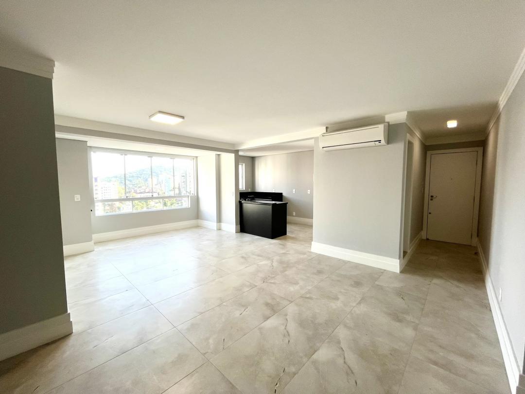 Apartamento à venda no Atiradores, Joinville · 3 quartos. Foto 3