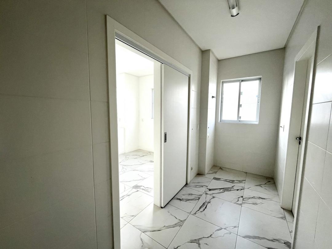 Apartamento à venda no Atiradores, Joinville · 3 quartos. Foto 8