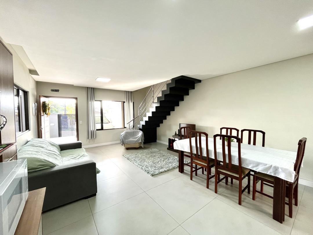 Casa à venda no Saguaçu, Joinville · 3 quartos. Foto 8