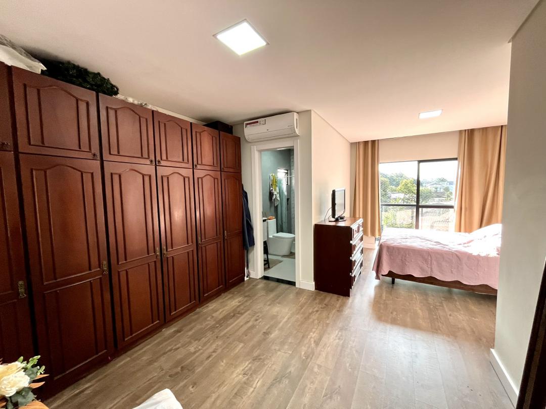 Casa à venda no Saguaçu, Joinville · 3 quartos. Foto 18