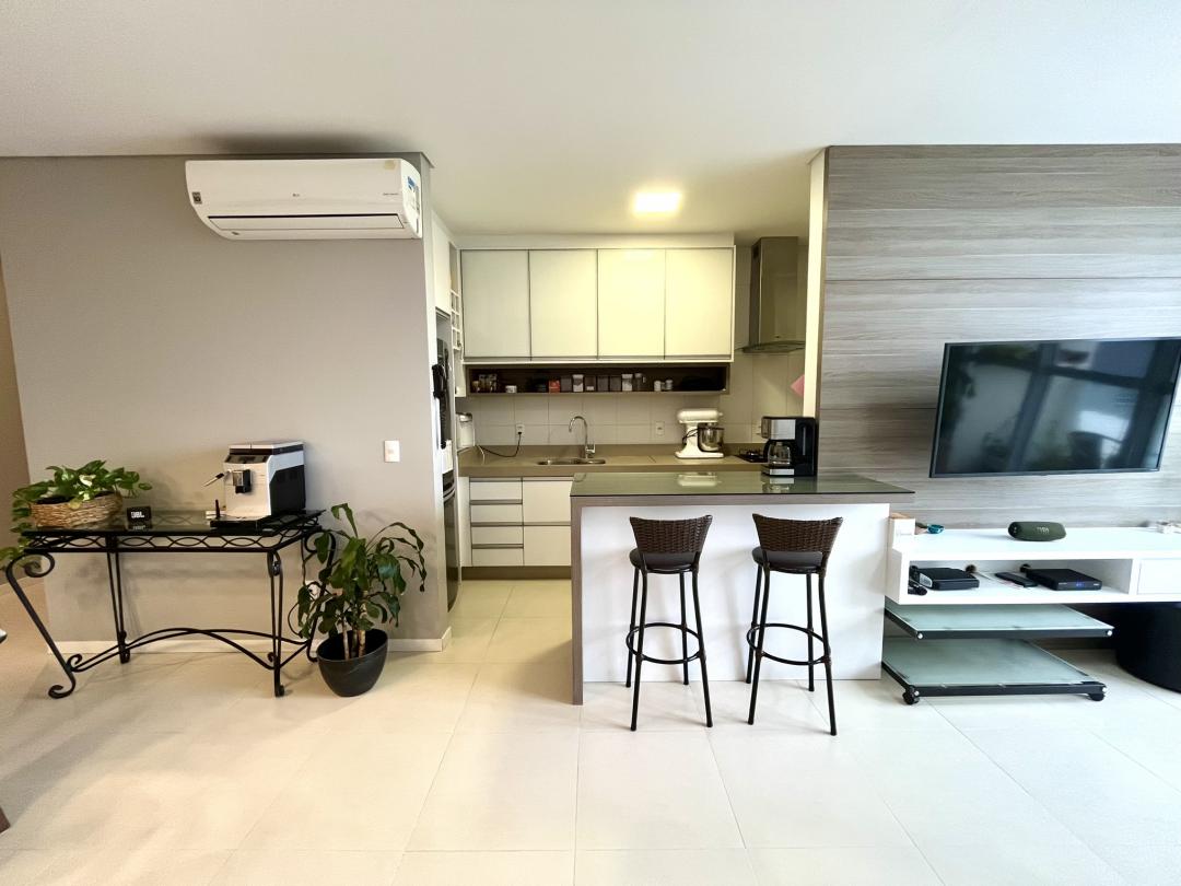 Apartamento à venda no América, Joinville, com 3 quartos e 100 m²