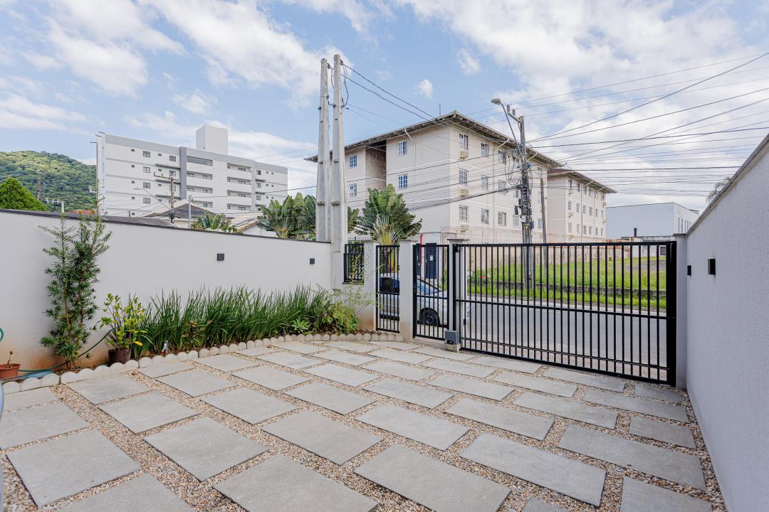Casa à venda no Saguaçu, Joinville · 3 quartos. Foto 51