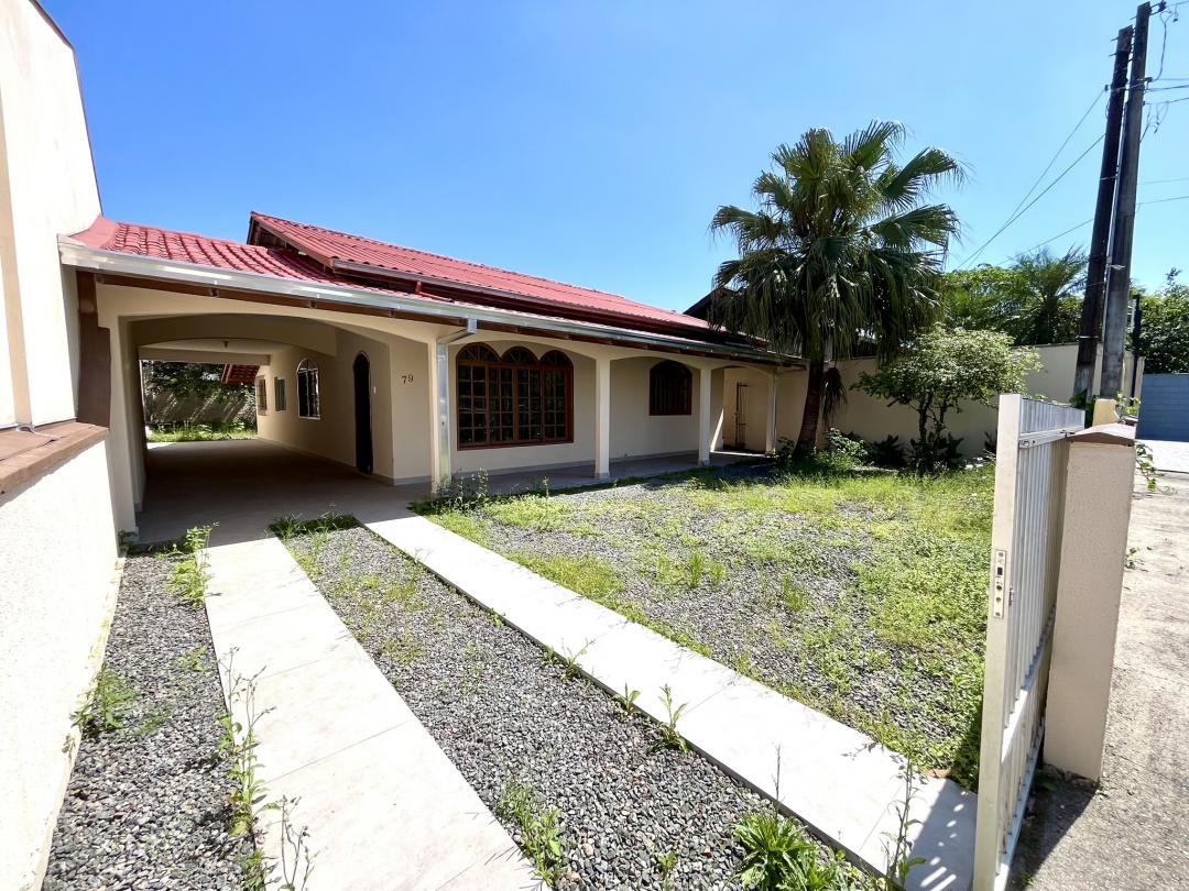 Casa à venda no Costa e Silva, Joinville, com 3 quartos e 155 m²