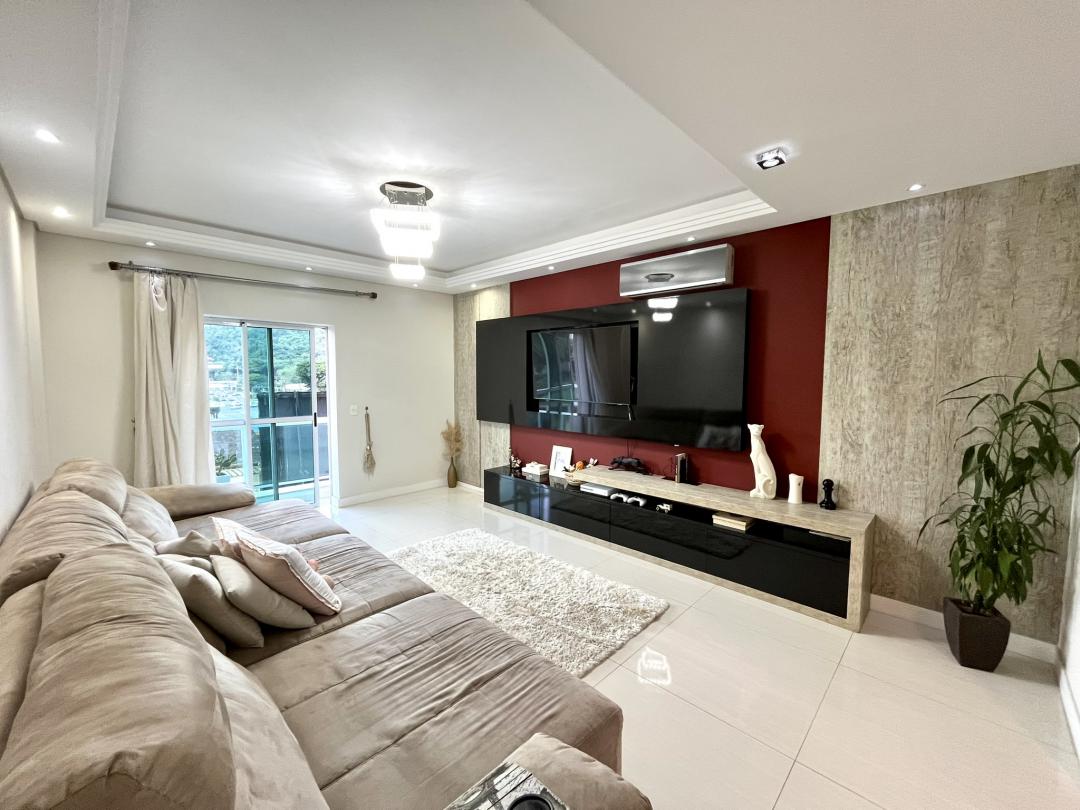 Apartamento à venda no América, Joinville, com 3 quartos e 148 m²