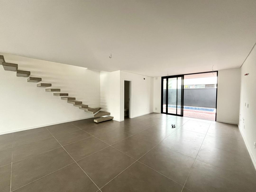 Casa à venda no Saguaçu, Joinville · 3 quartos. Foto 6
