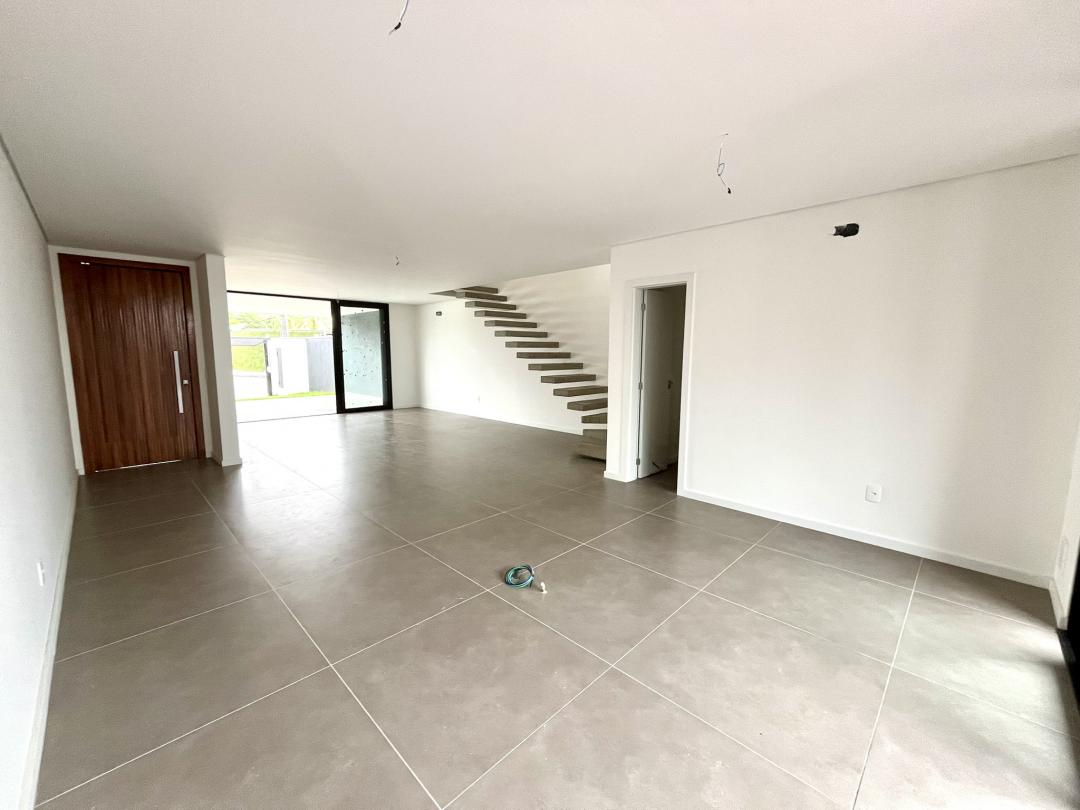 Casa à venda no Saguaçu, Joinville · 3 quartos. Foto 7