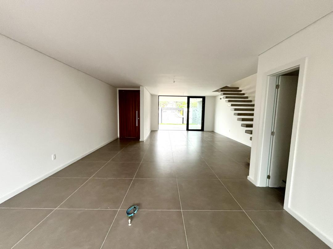 Casa à venda no Saguaçu, Joinville · 3 quartos. Foto 9