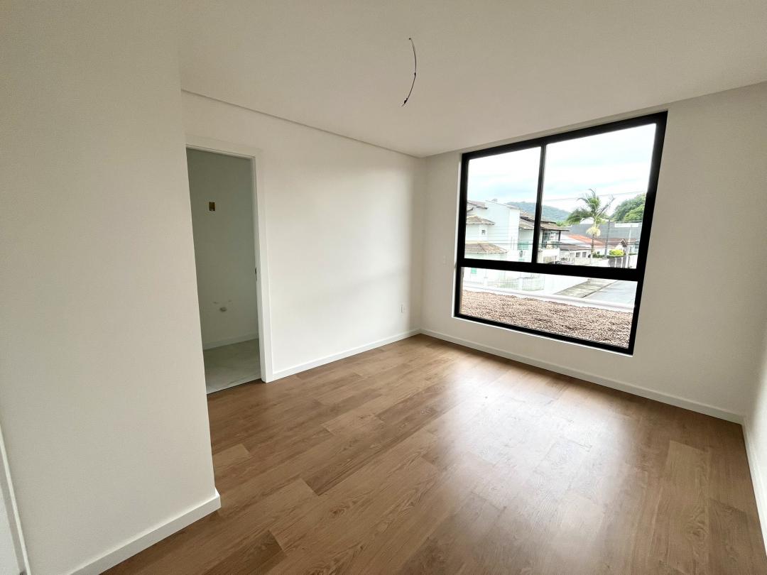 Casa à venda no Saguaçu, Joinville · 3 quartos. Foto 14