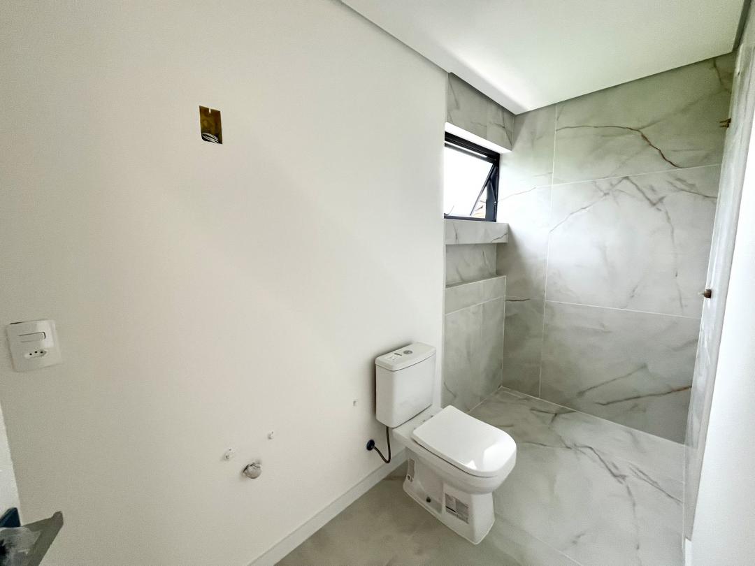 Casa à venda no Saguaçu, Joinville · 3 quartos. Foto 17