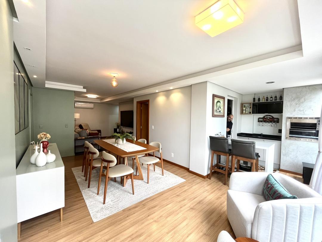Apartamento à venda no América, Joinville · 4 quartos. Foto 13