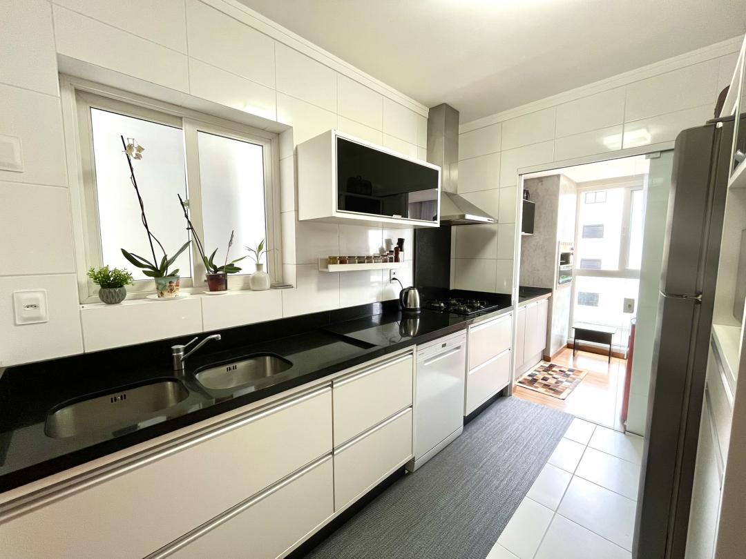 Apartamento à venda no América, Joinville · 4 quartos. Foto 21