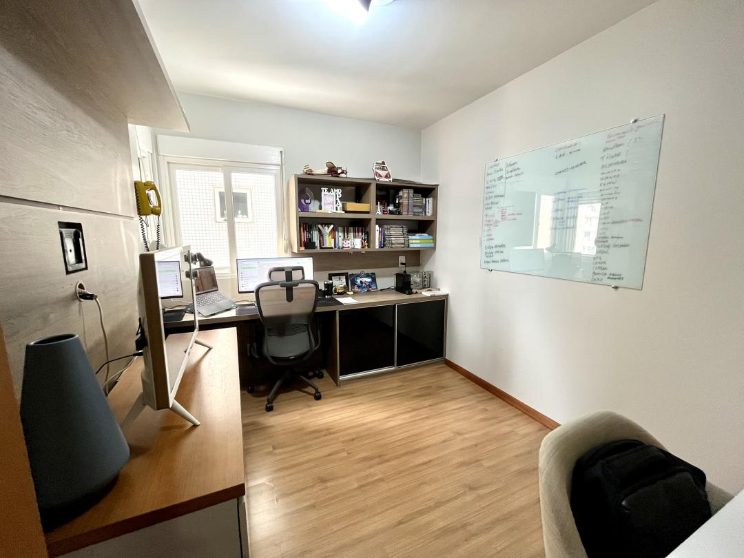 Apartamento à venda no América, Joinville · 4 quartos. Foto 23