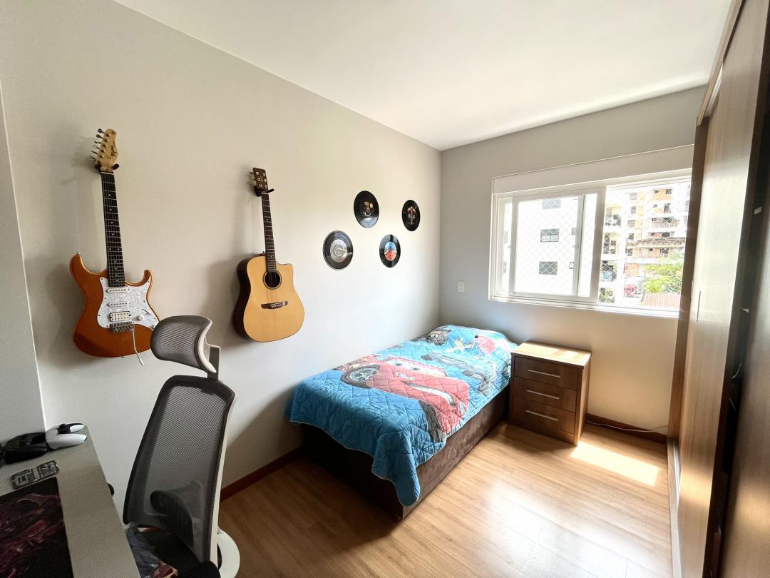 Apartamento à venda no América, Joinville · 4 quartos. Foto 26