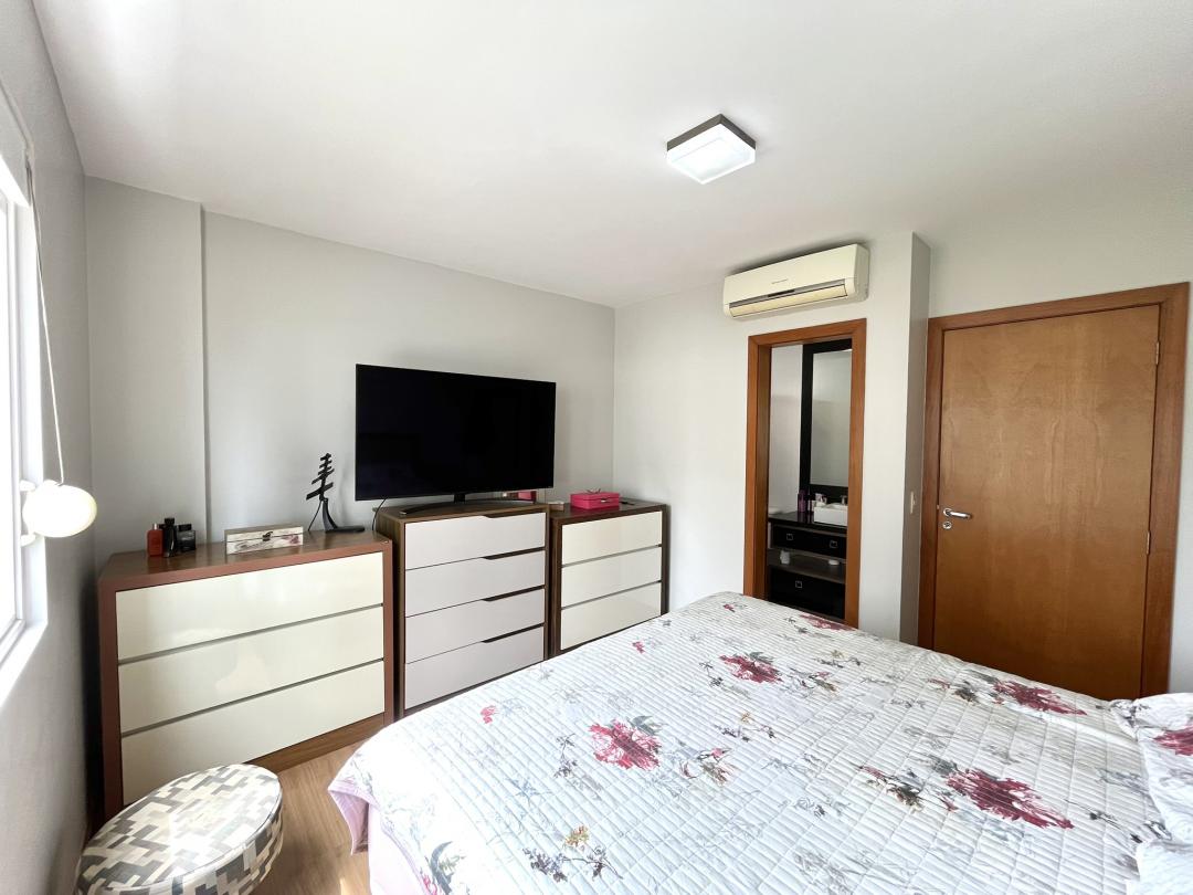 Apartamento à venda no América, Joinville · 4 quartos. Foto 31