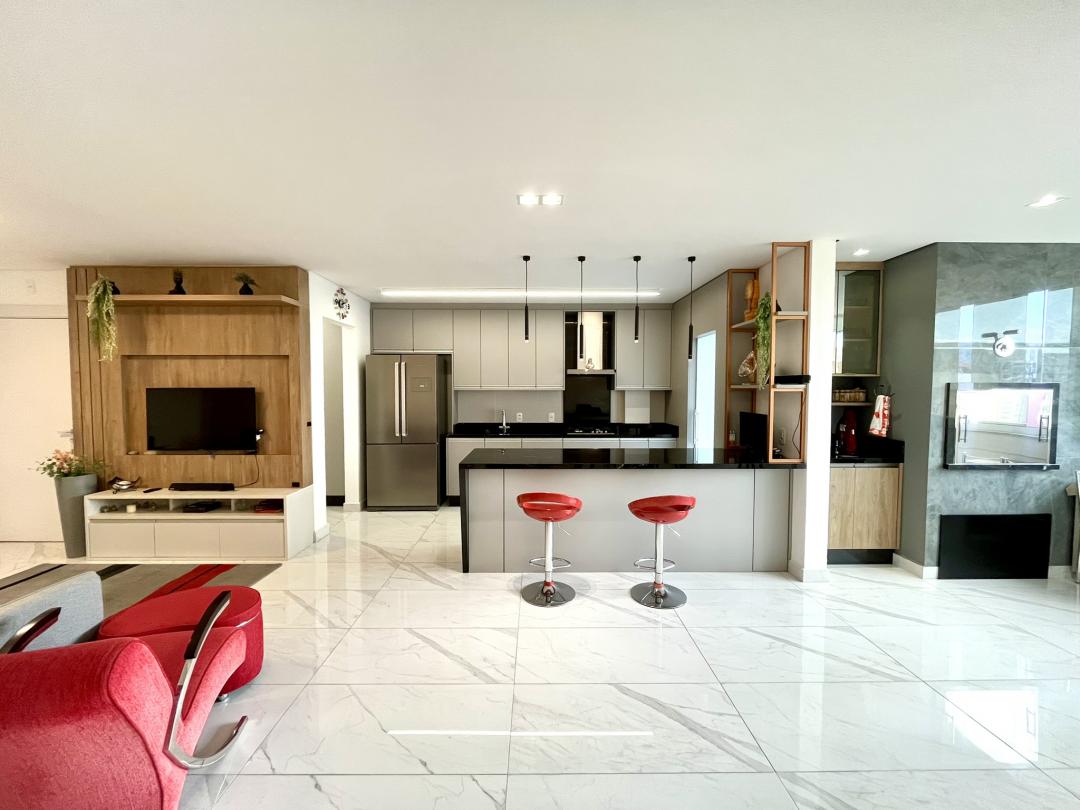 Apartamento à venda no América, Joinville, com 2 quartos e 133 m²