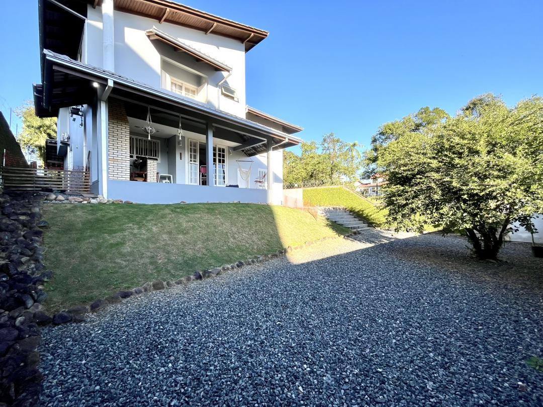 Casa à venda no Costa e Silva, Joinville · 4 quartos. Foto 3