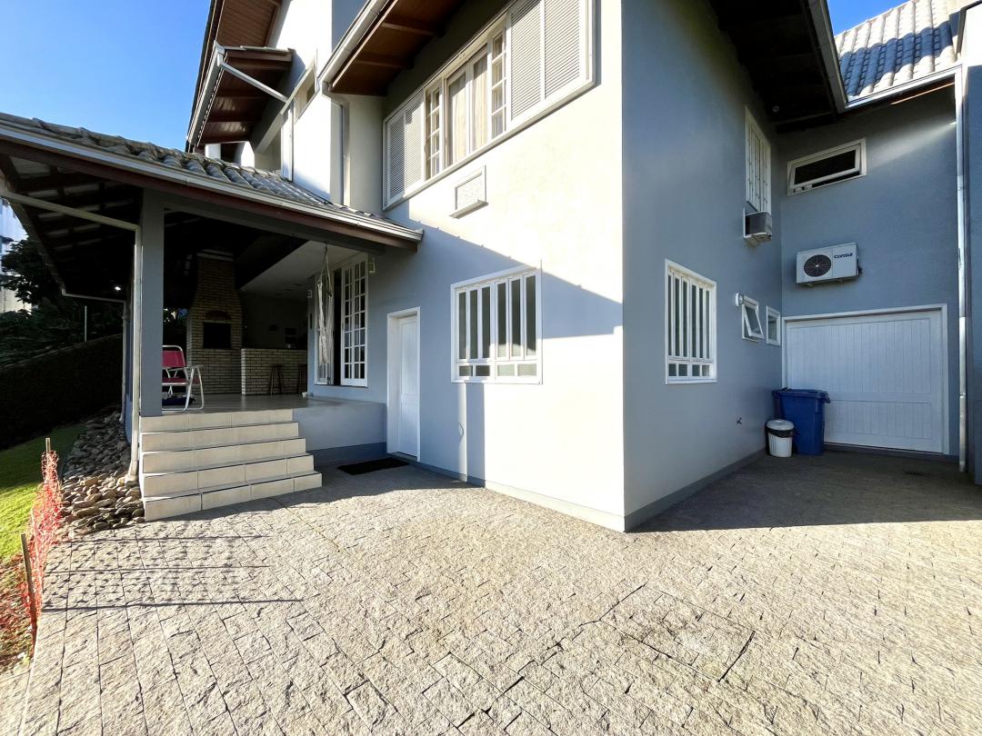 Casa à venda no Costa e Silva, Joinville · 4 quartos. Foto 4