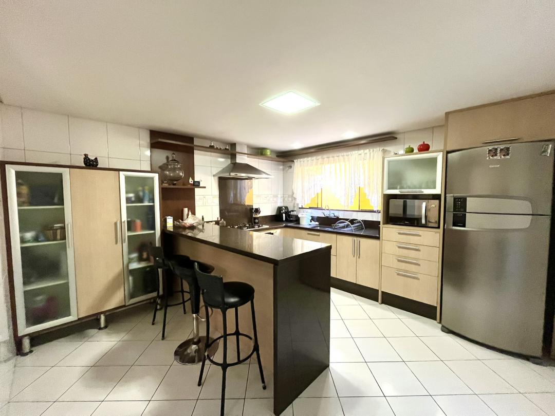 Casa à venda no Costa e Silva, Joinville · 4 quartos. Foto 3