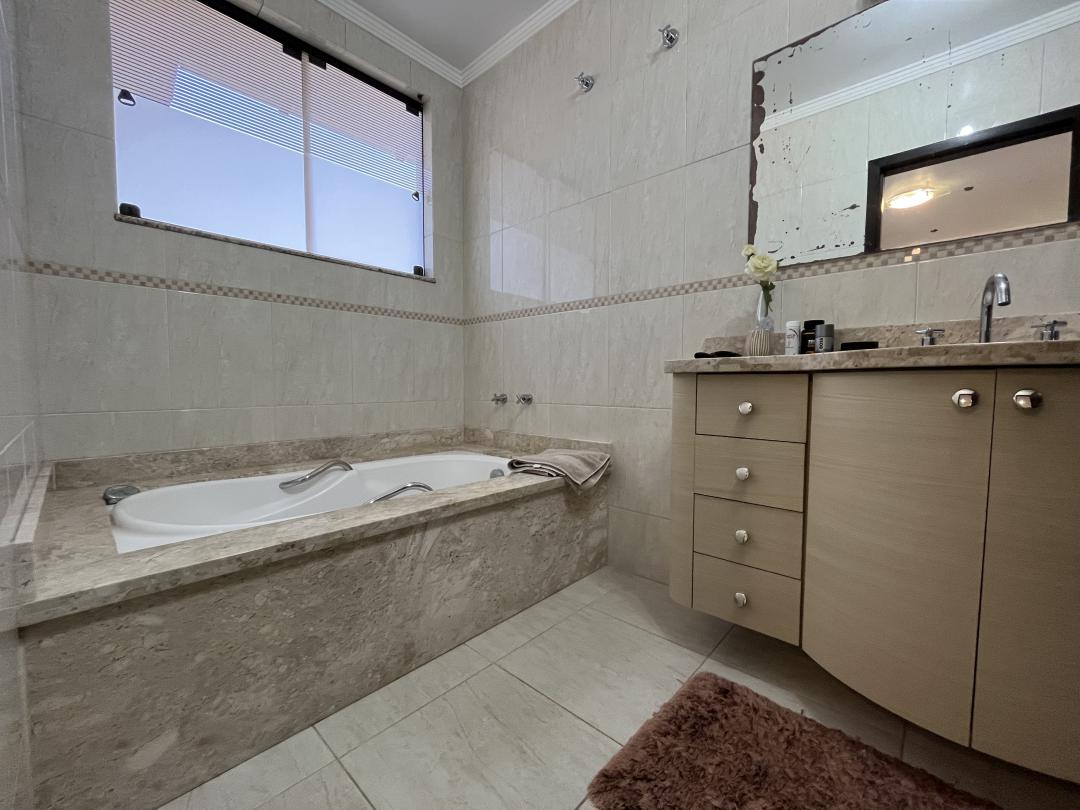 Casa à venda no Costa e Silva, Joinville · 4 quartos. Foto 30