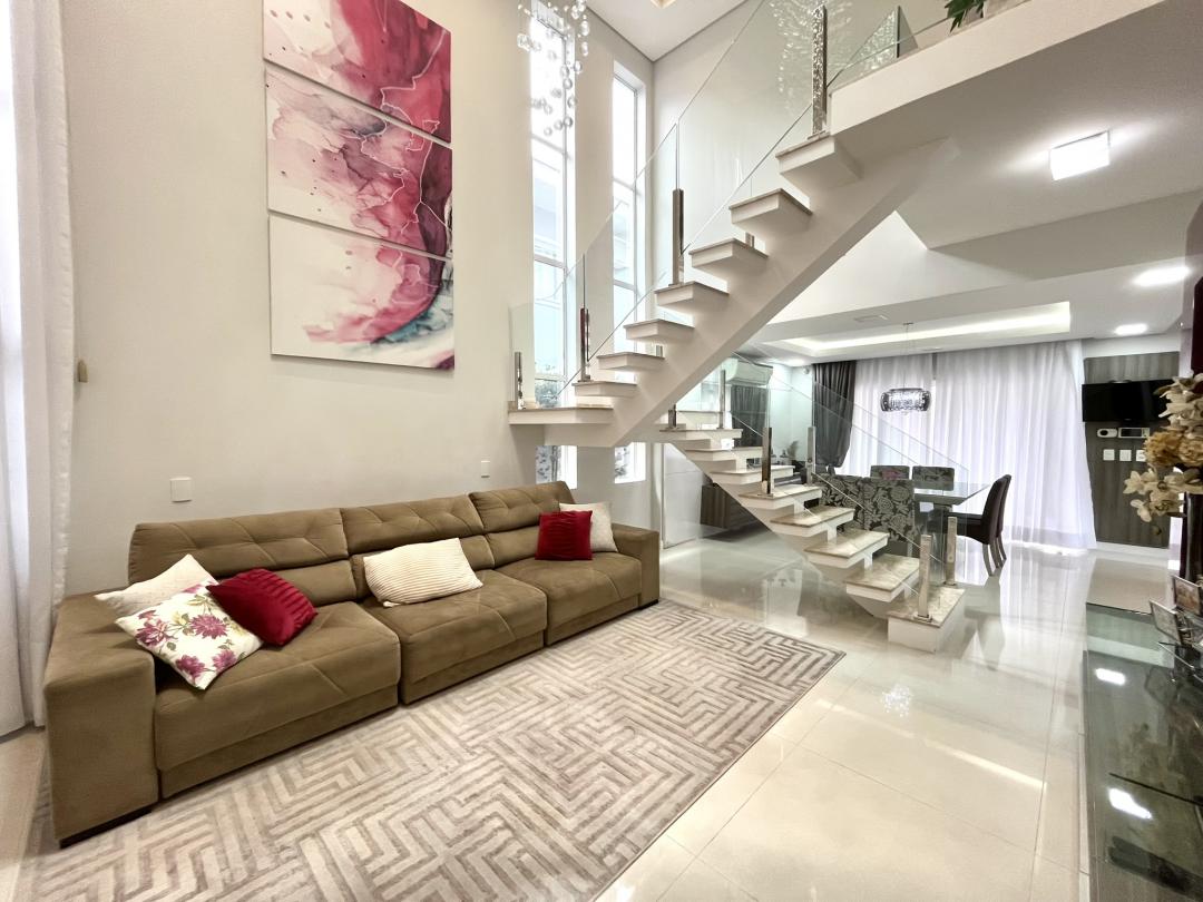 Casa à venda no Bom Retiro, Joinville · 3 quartos. Foto 3