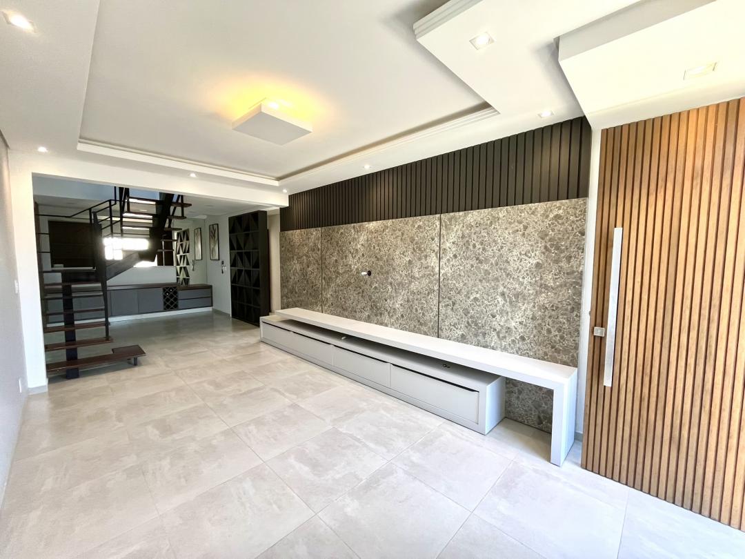 Casa à venda no Bom Retiro, Joinville, com 6 quartos e 495 m²
