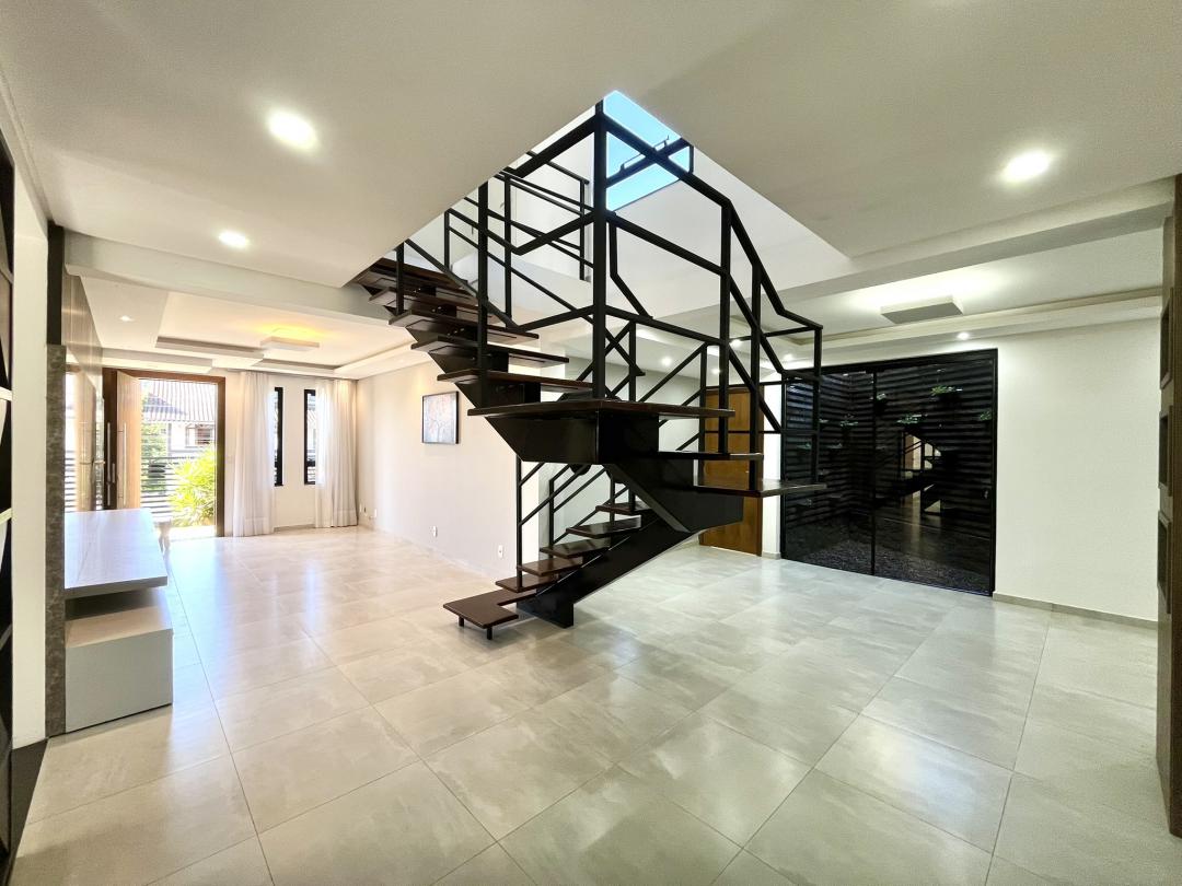 Casa à venda no Bom Retiro, Joinville · 6 quartos. Foto 6