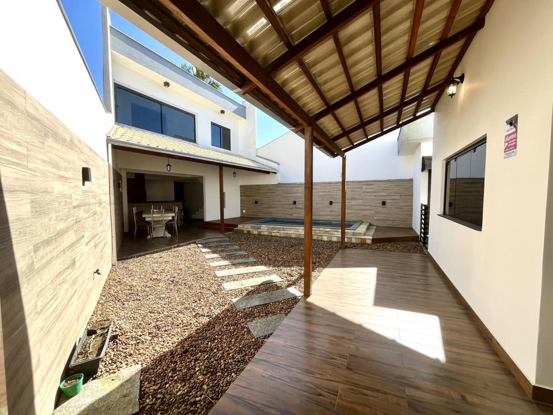 Casa à venda no Bom Retiro, Joinville · 6 quartos. Foto 15